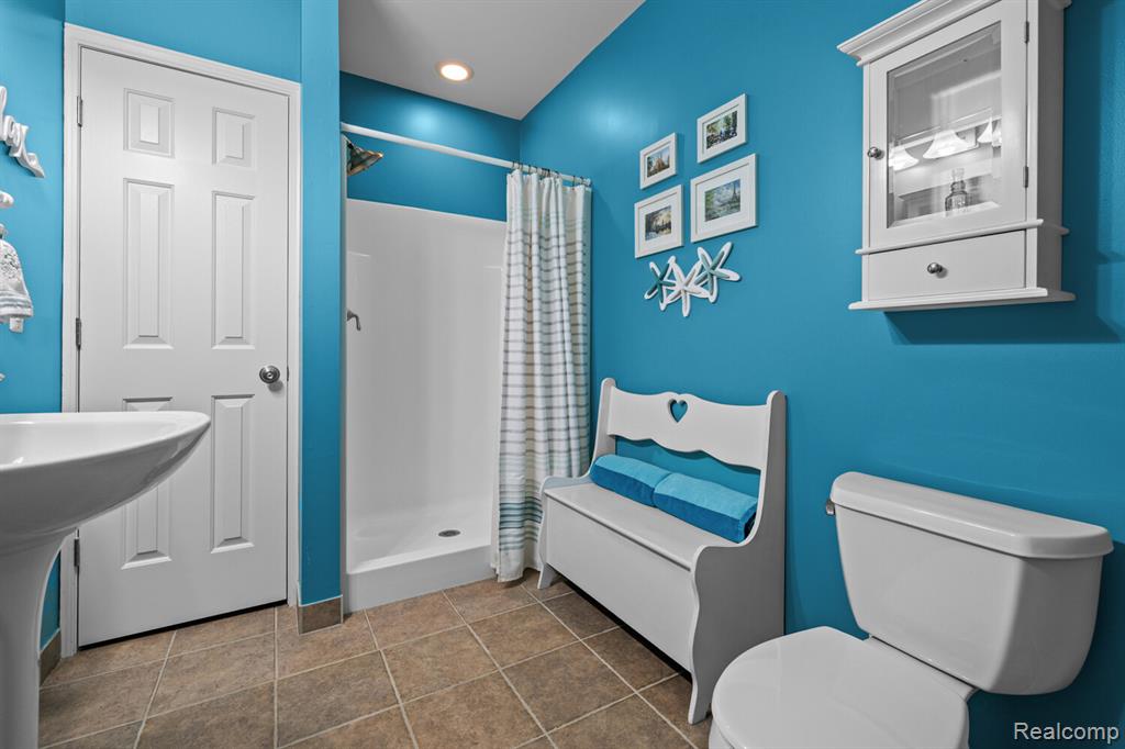 1131 Thorn Ridge Drive, Howell, MI 48843 — Photo 32