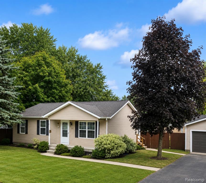 1533 Vermont Avenue, Marysville, MI 48040