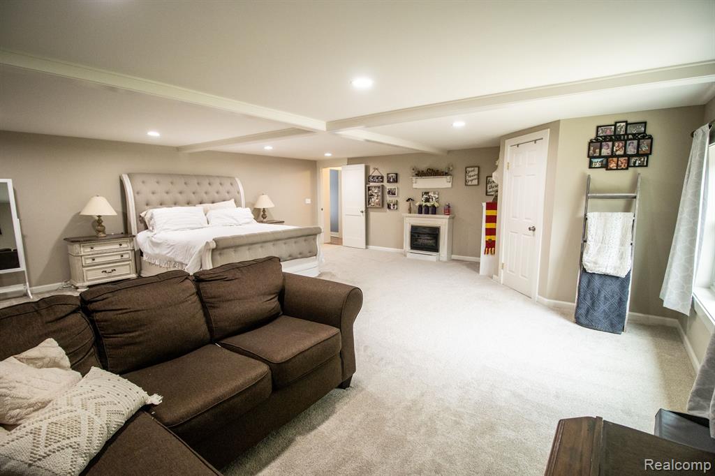 4585 Burt Road, Birch Run, MI 48415 — Photo 29