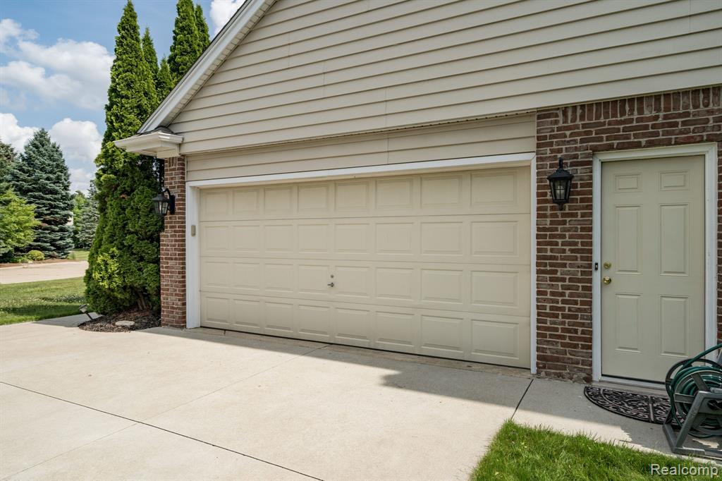 4096 Villager Dr Drive, Lake Orion, MI — Photo 40