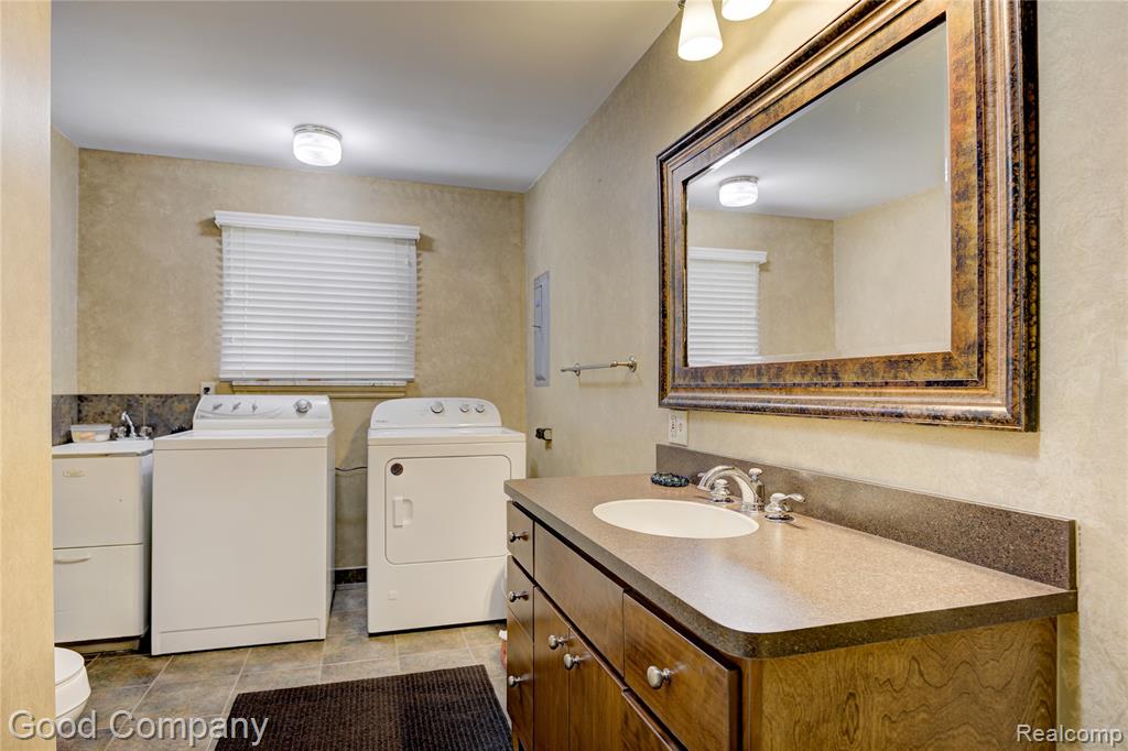 53400 Tundra Drive, Shelby Twp, MI 48316 — Photo 30