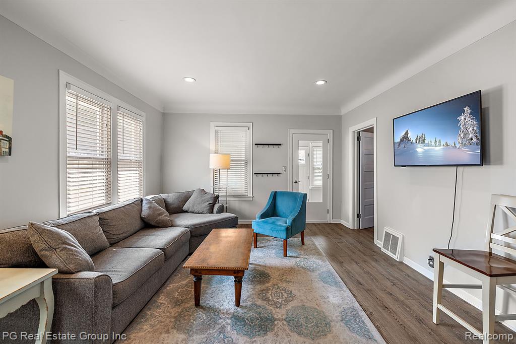 14 PLEASANT Street, Oxford, MI 48371 — Photo 16