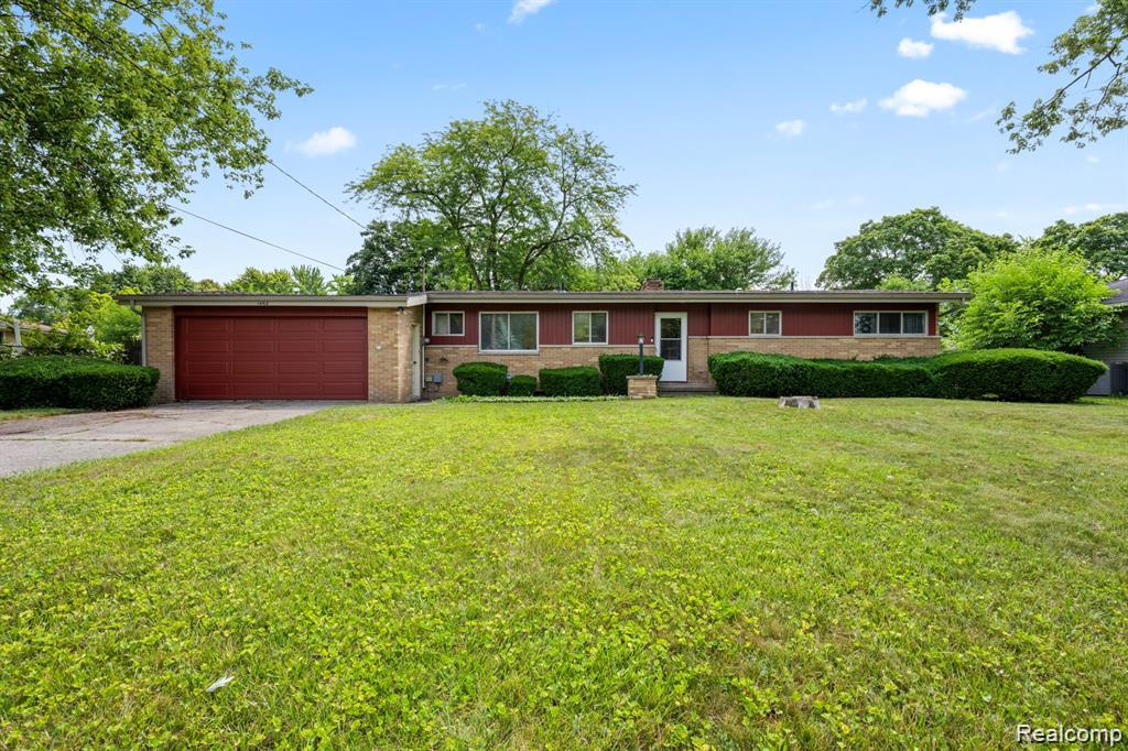 1468 Sauk Lane, Saginaw, MI 48638 — front exterior