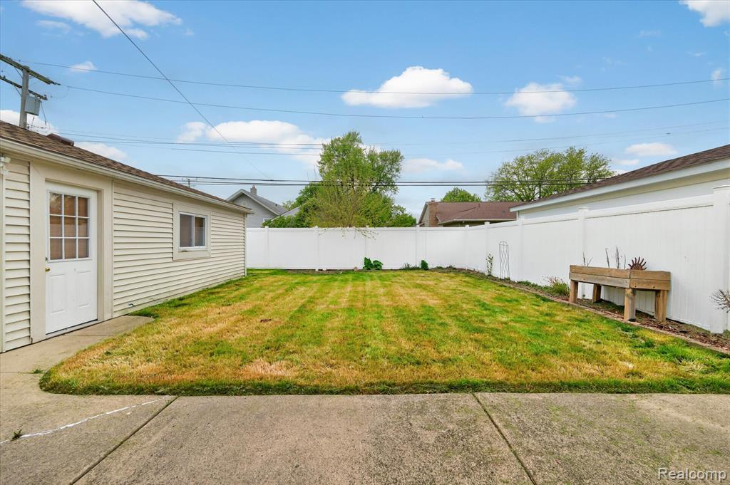 14808 LONGTIN Street, Southgate, MI 48195 — Photo 40