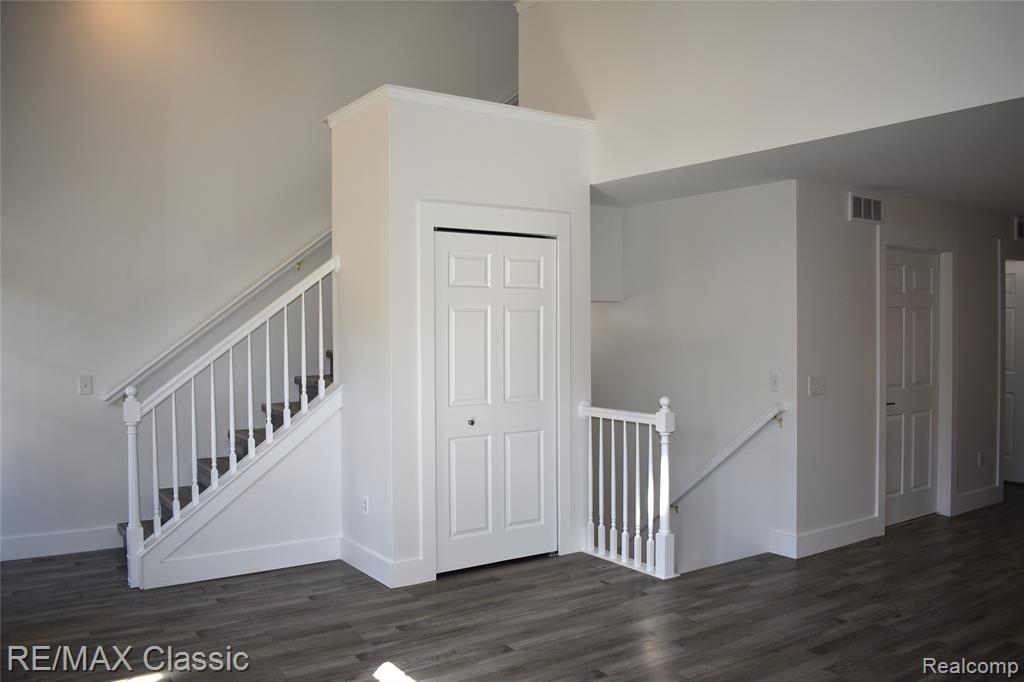 417 Old Pine Way Drive, Walled Lake, MI 48390 — Photo 18
