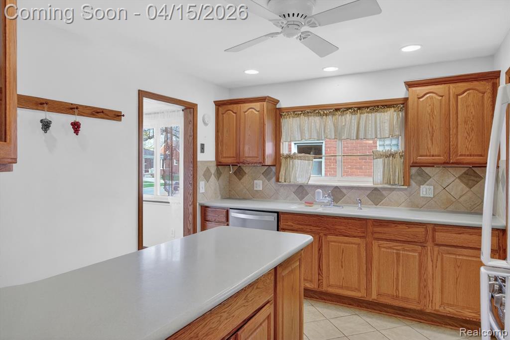 7693 Larme Avenue, Allen Park, MI 48101 — Photo 8