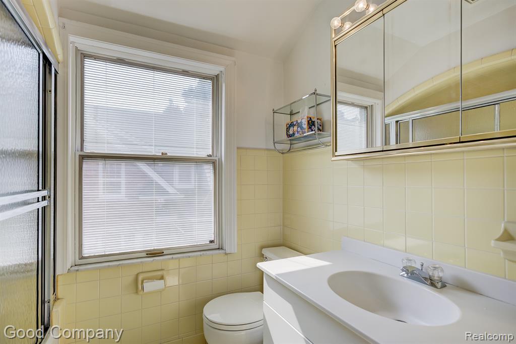 20 OXFORD Boulevard, Pleasant Ridge, MI — Photo 32