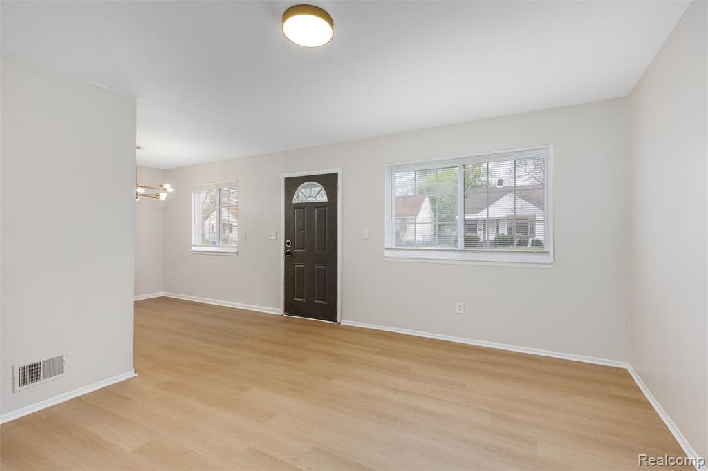 8694 Maxwell Avenue, Warren, MI 48089 — Photo 7
