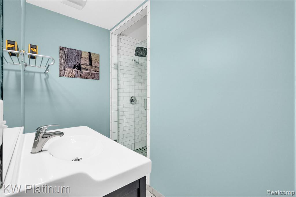 38215 Maple Forest Boulevard E, Harrison Township, MI — Photo 24
