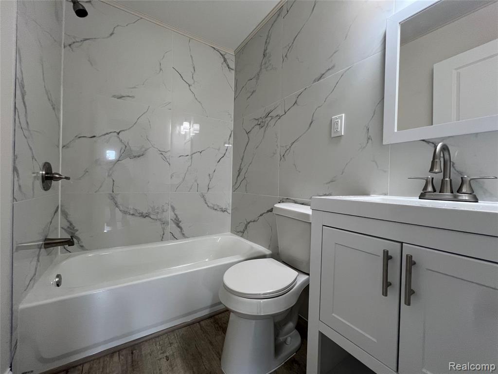 5327 E Carpenter Road, Flint, MI 48506 — Photo 12