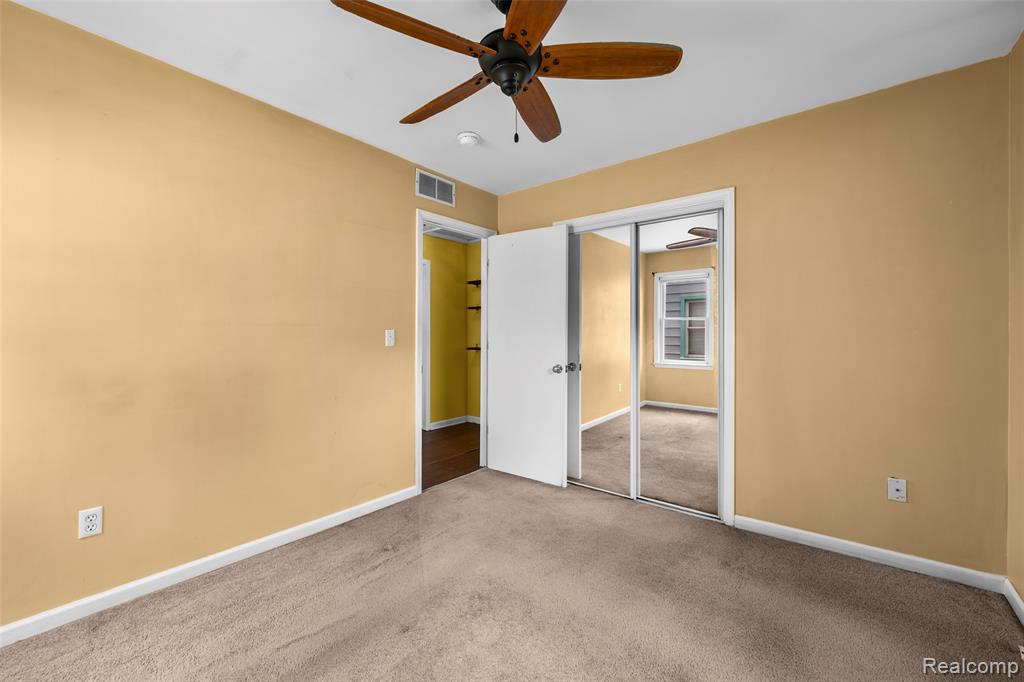 536 E Barrett Avenue, Madison Heights, MI 48071 — Photo 23