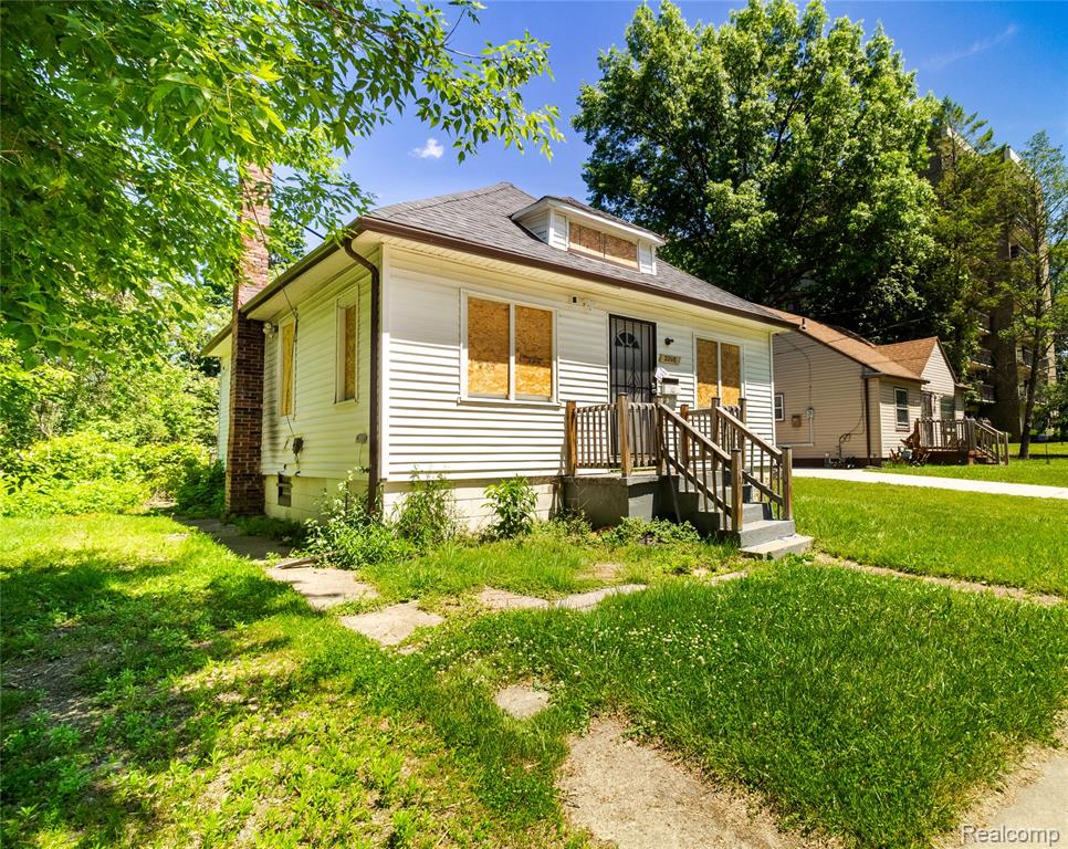 22118 Ulster Street - Photo 2