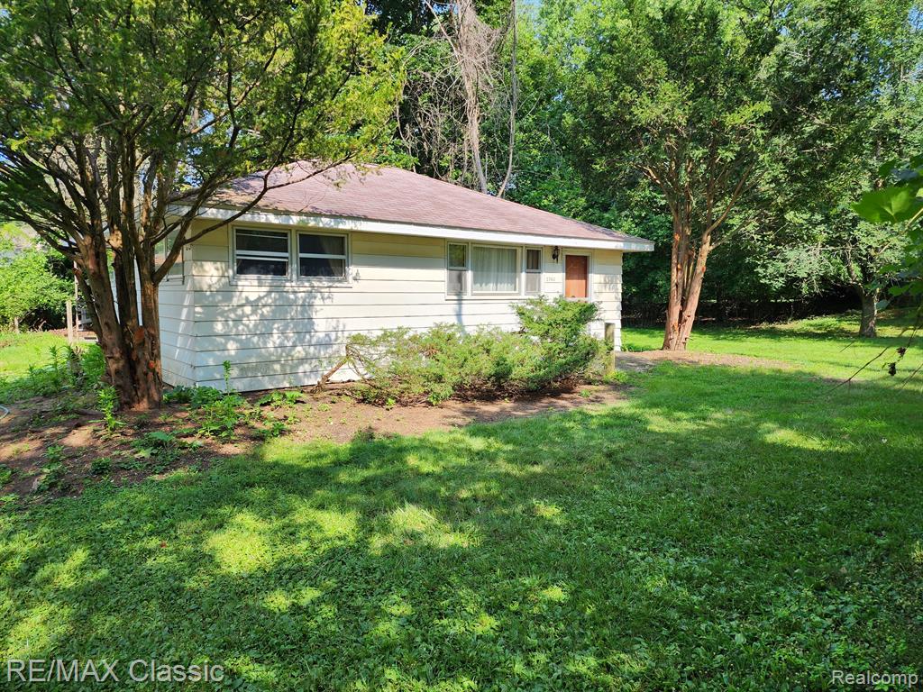 3740 SHADY BEACH Boulevard, Orchard Lake Village, MI 48324 — Photo 2