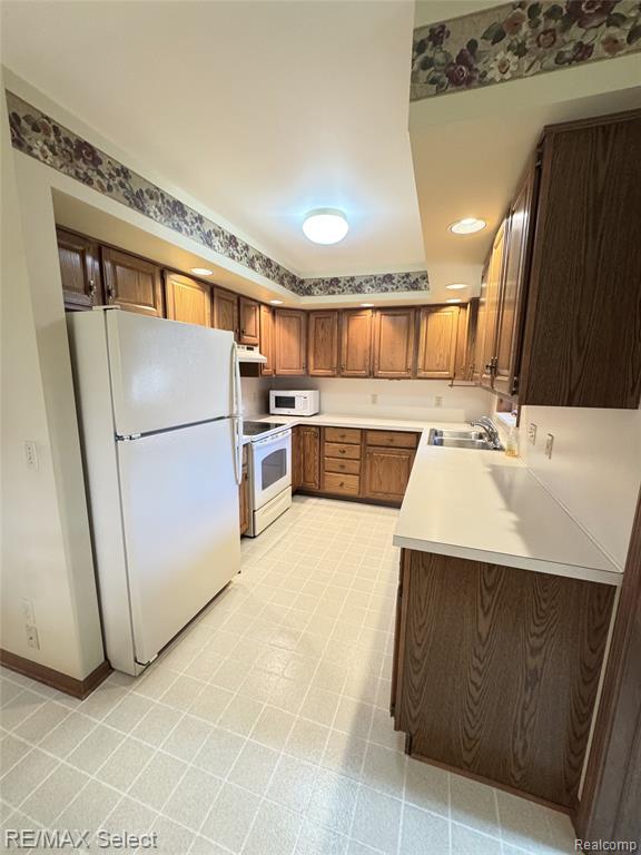 6060 Oak Creek Drive, Swartz Creek, MI 48473 — Photo 7