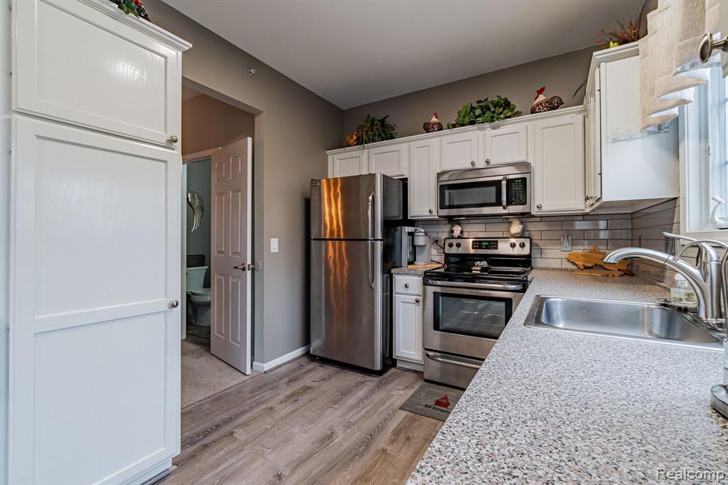 784 Eagle Drive, # 20, Fenton, MI 48430 — Photo 18
