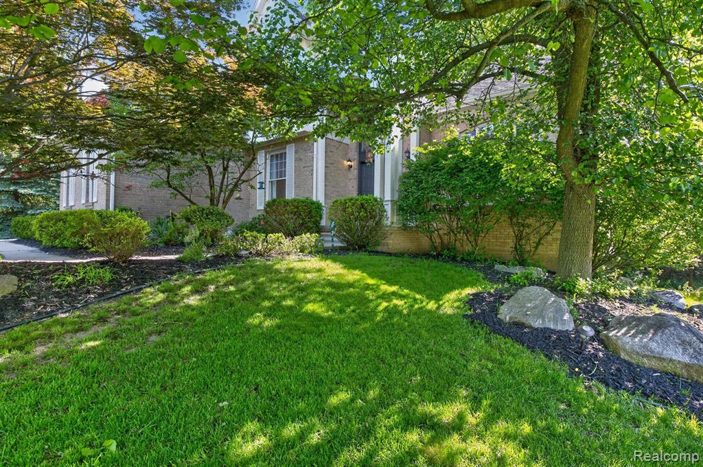 7359 Colchester Lane, West Bloomfield, MI — Photo 45