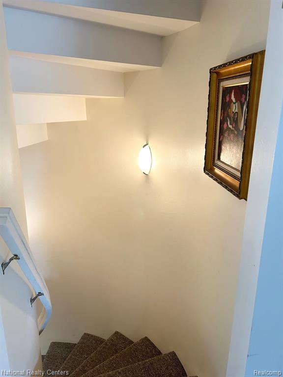 35573 CROSS CREEK N, Farmington Hills, MI 48331 — Photo 70