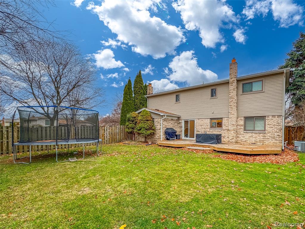 3960 Kings Point Drive, Troy, MI 48083 — Photo 34