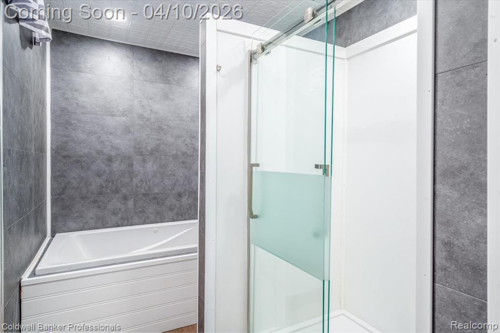 7447 Knollwood Drive, Ypsilanti, MI 48197 — Photo 24