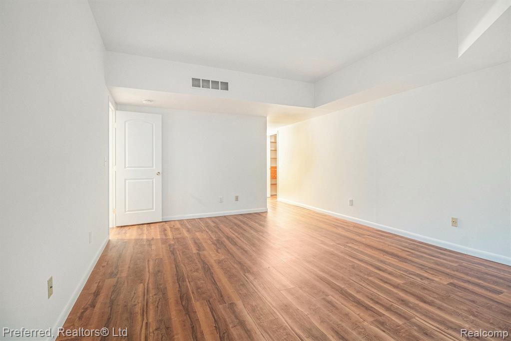 2125 NATURE COVE Court, 101, Ann Arbor, MI 48104 — Photo 18