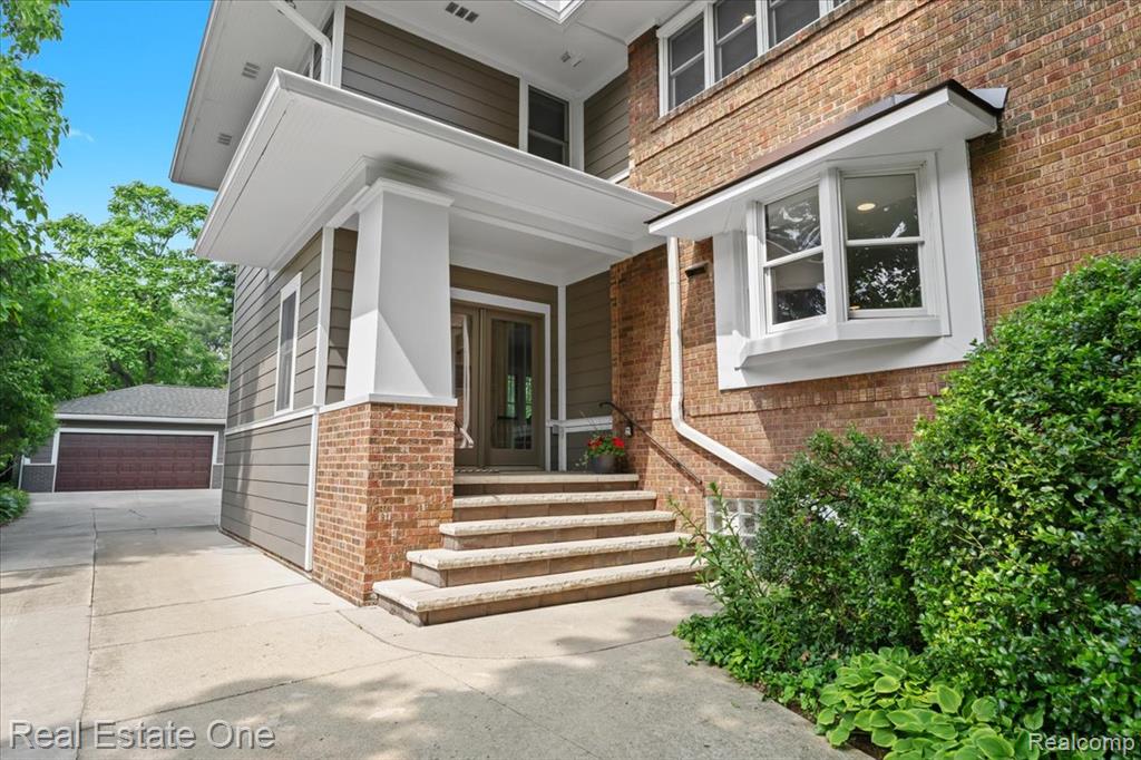 22 Elm Park Boulevard, Pleasant Ridge, MI — Photo 4