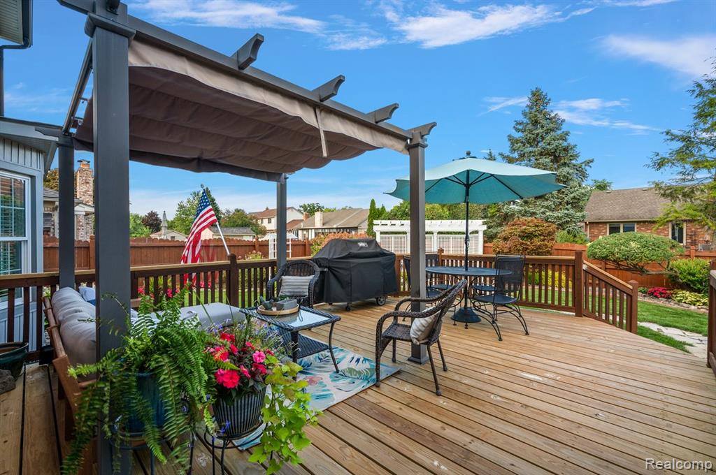 44304 Pentwater Drive, Clinton Twp, MI 48038 — Photo 9