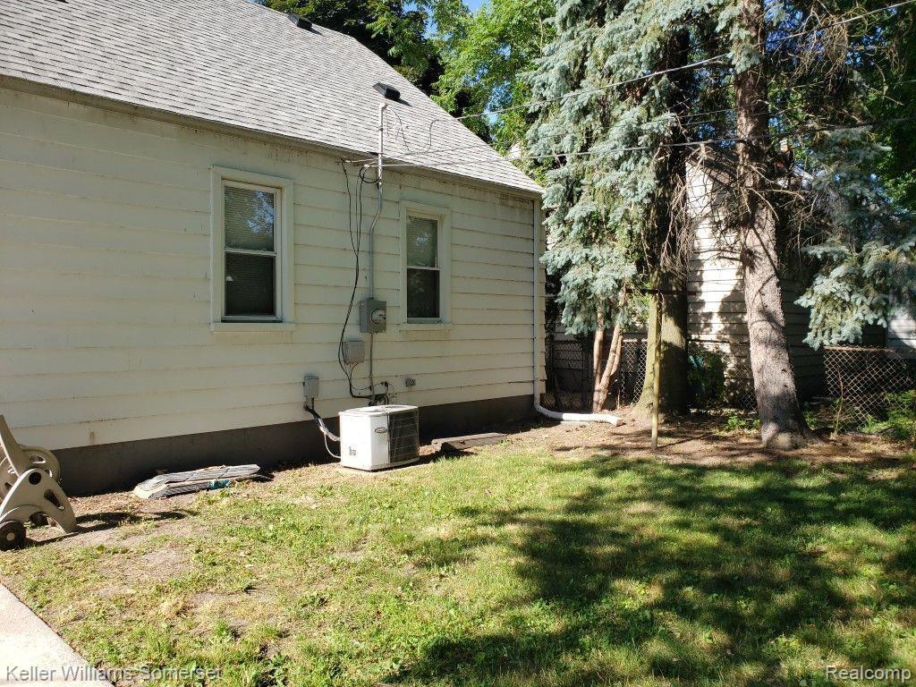 622 E 12 MILE Road, Royal Oak, MI 48073 — Photo 3
