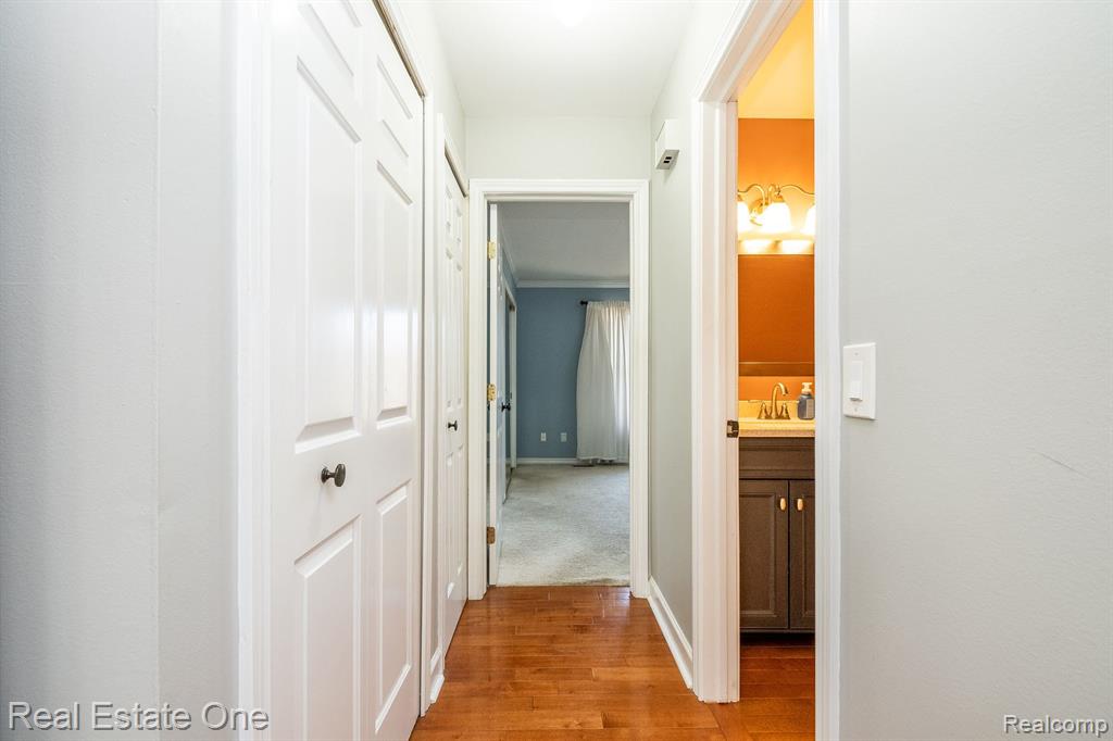 6534 RED CEDAR Lane, West Bloomfield, MI 48324 — Photo 18