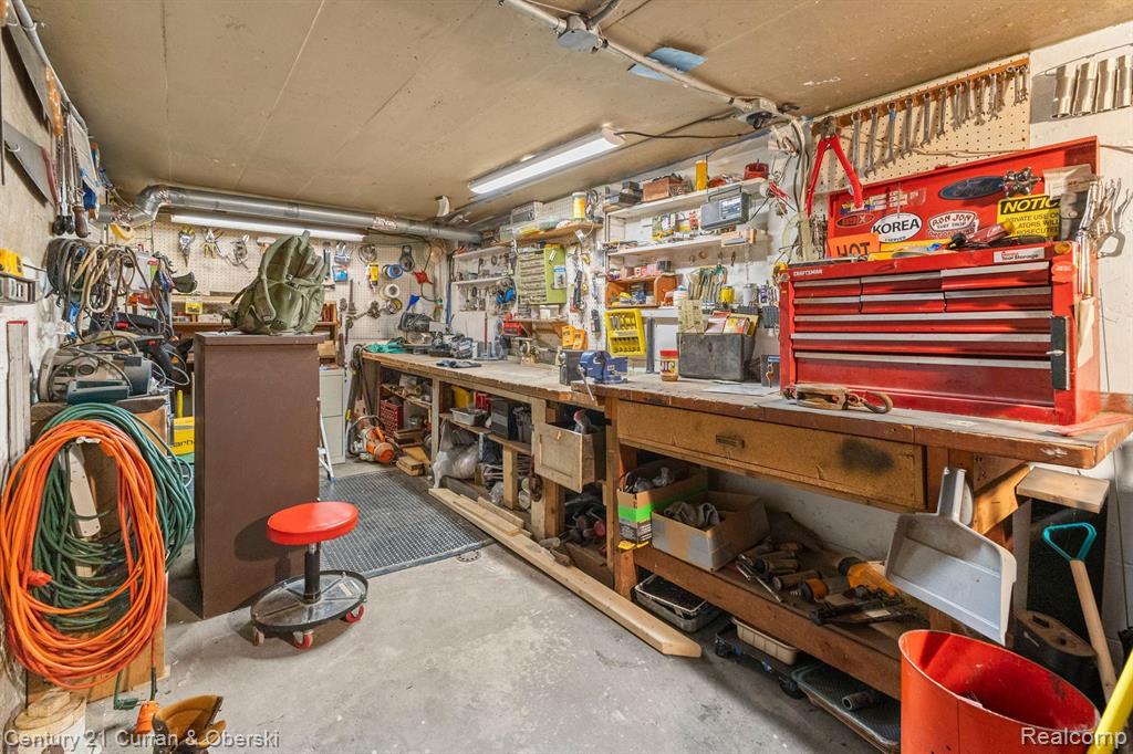 449 SPRUCE Street, Wyandotte, MI 48192 — Photo 38