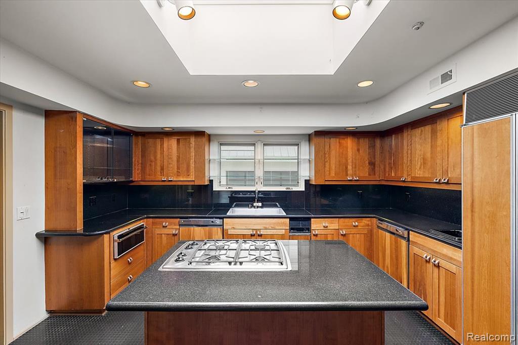 700 Lakeside Drive, Birmingham, MI 48009 — Photo 14