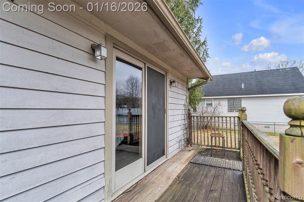 9035 Farmington Road, Livonia, MI 48150 — Photo 61