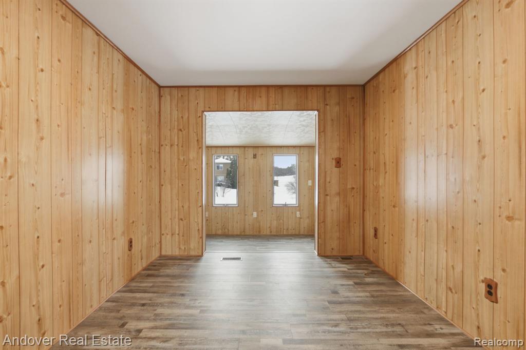 4055 Mitchell Drive, Flint, MI 48506 — Photo 13