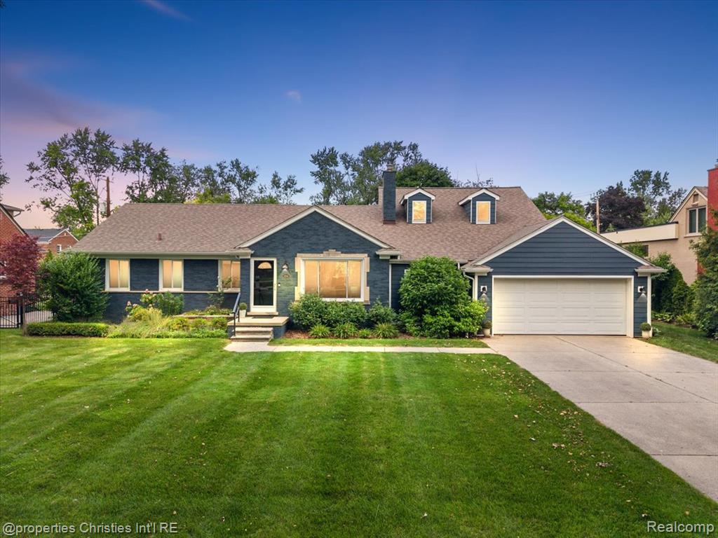 18244 Beverly Road, Beverly Hills, MI 48025