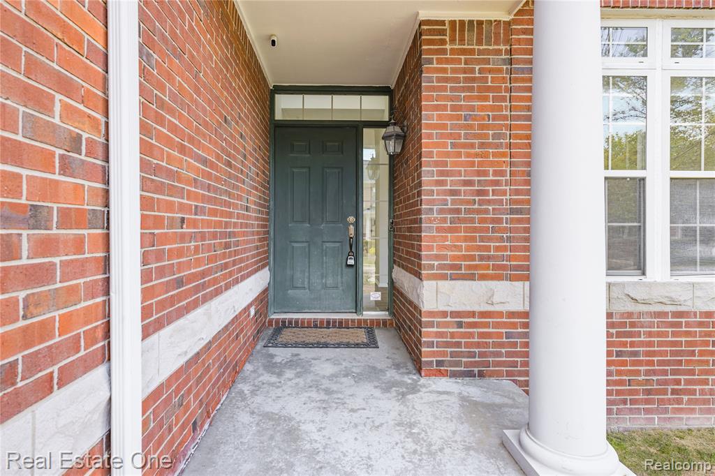7382 Gateway Drive, West Bloomfield, MI — Photo 3