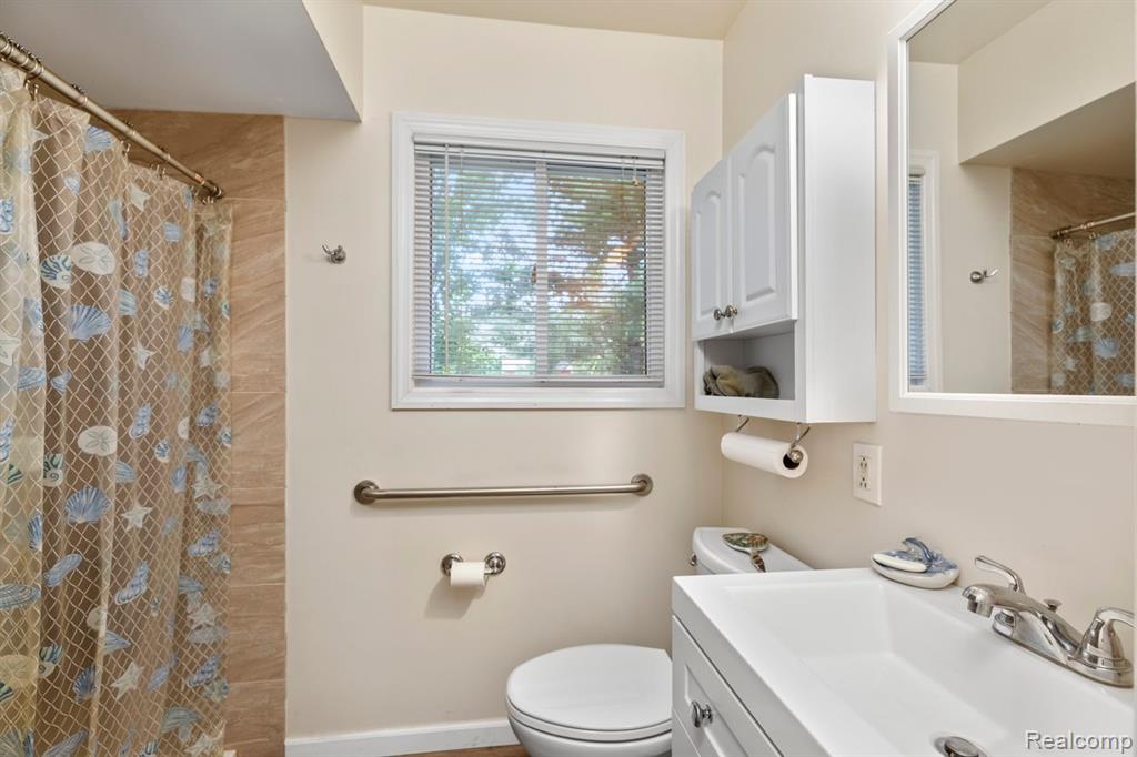 5848 Honert Road, Ortonville, MI 48462 — Photo 13