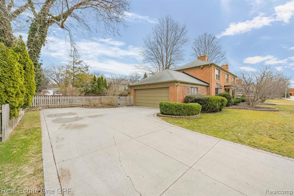 6 ELMSLEIGH Lane, Grosse Pointe, MI 48230 — Photo 45