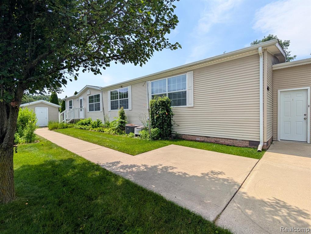 11766 Village Pines Court, South Lyon, MI 48178 — Photo 4