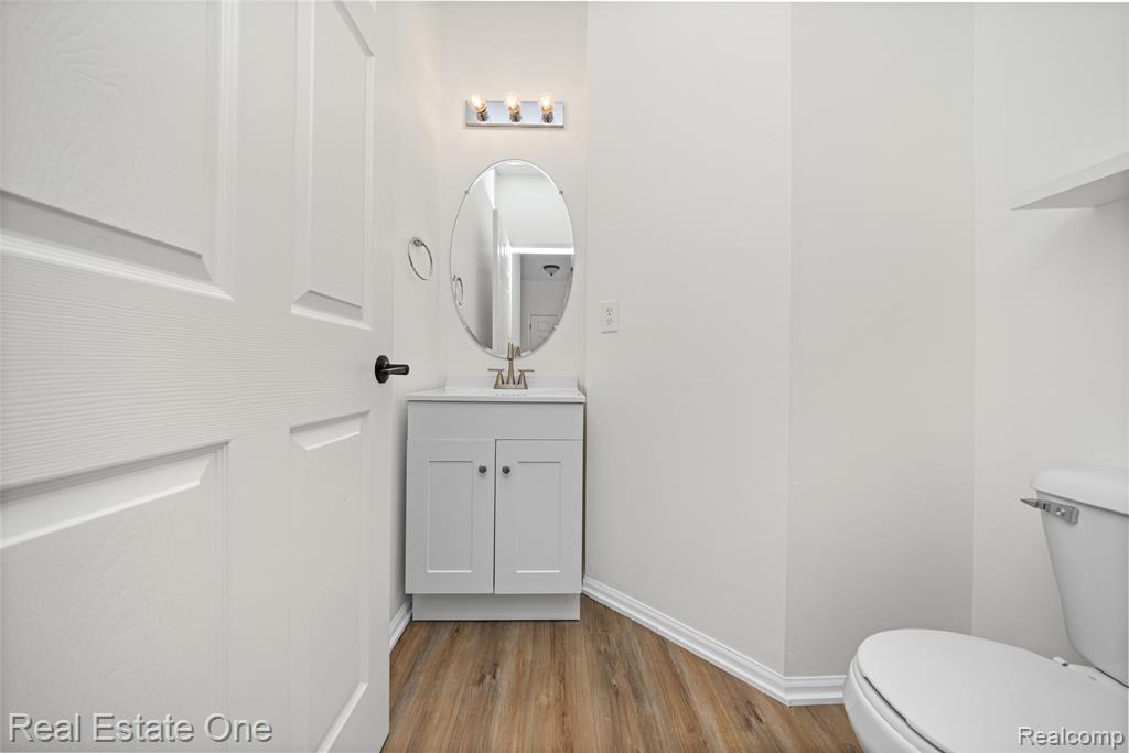7382 Gateway Drive, West Bloomfield, MI — Photo 21