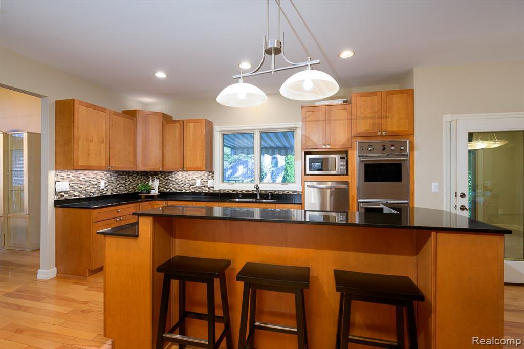 5565 Ford Road, Commerce Twp, MI 48382 — Photo 8