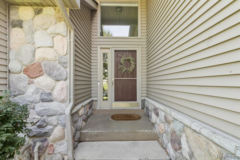 935 Mildred J Court, Brighton, MI 48116 — Photo 5