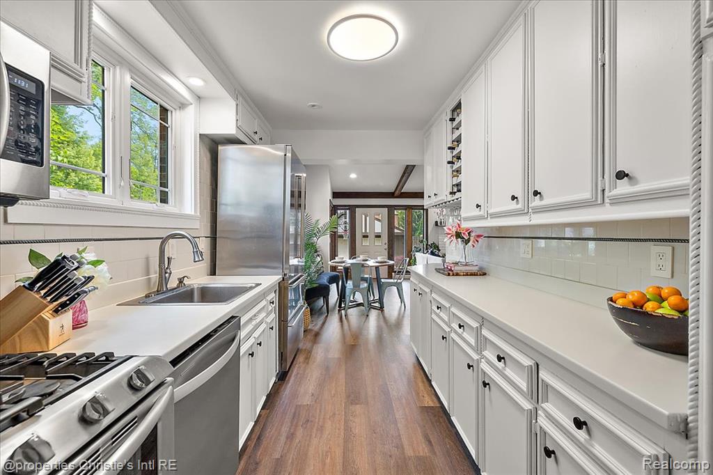 676 Washington Road, Grosse Pointe, MI 48230 — Photo 19