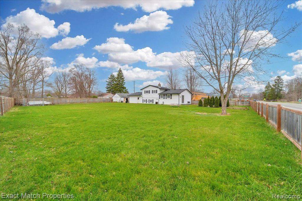 9121 SANDYSIDE Road, White Lake, MI — Photo 38