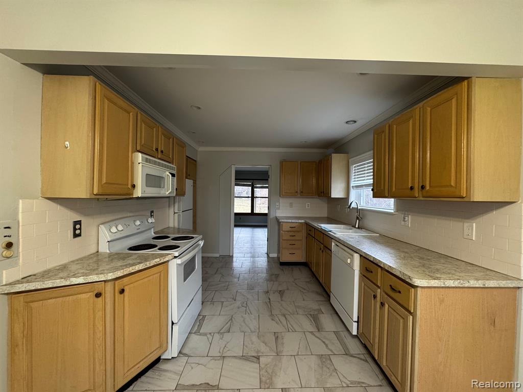 6218 N INKSTER Road, Dearborn Heights, MI 48127 — Photo 3
