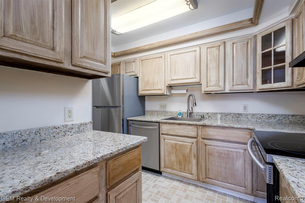 19627 Neptune Court, Northville, MI 48167 — Photo 10