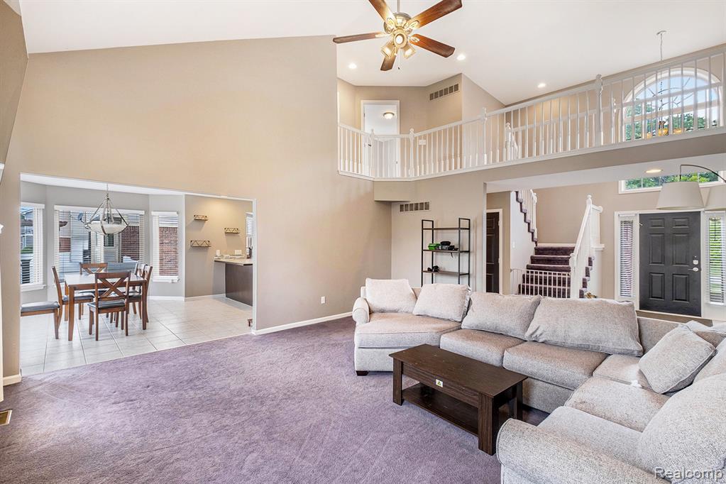 724 Pinecreek Drive, Fenton, MI 48430 — Photo 3