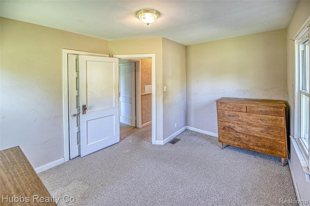 5305 Lapeer Road, Burton, MI 48509 — Photo 33