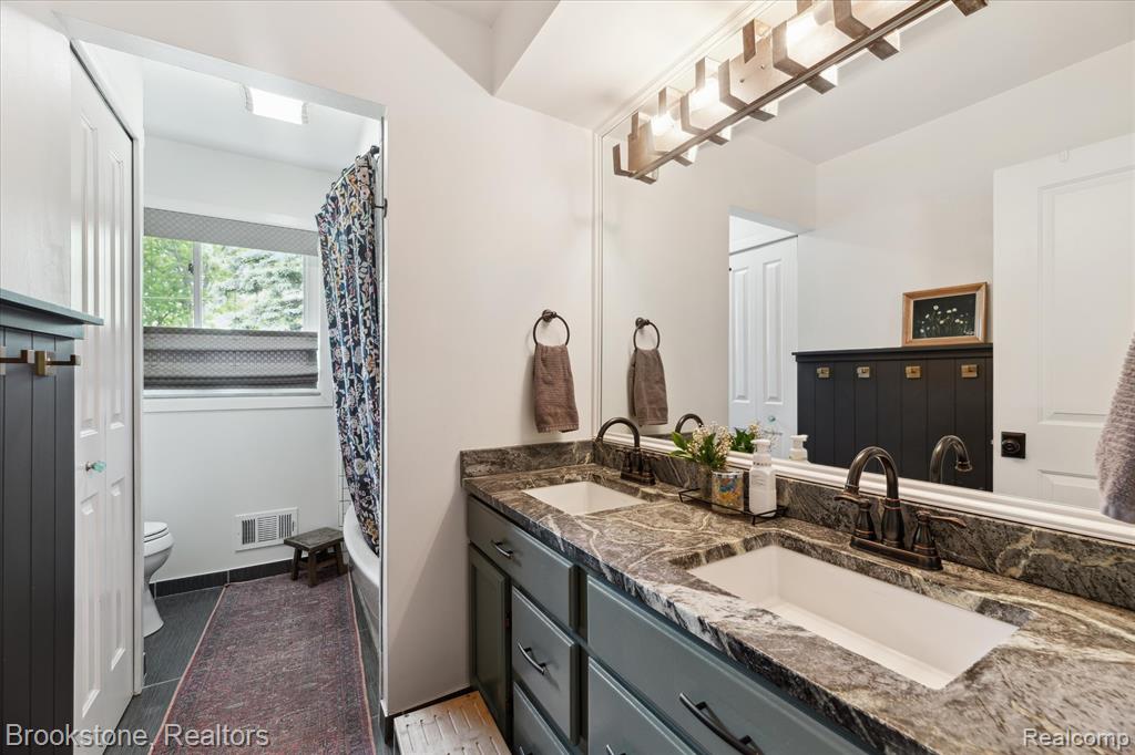 5007 Clearview Drive, Clarkston, MI 48348 — Photo 18