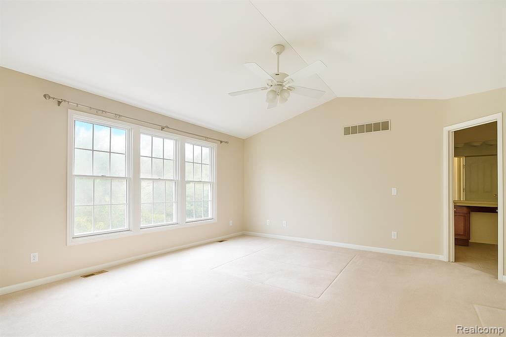 5401 Creekmonte Drive, Oakland, MI 48306 — Photo 12