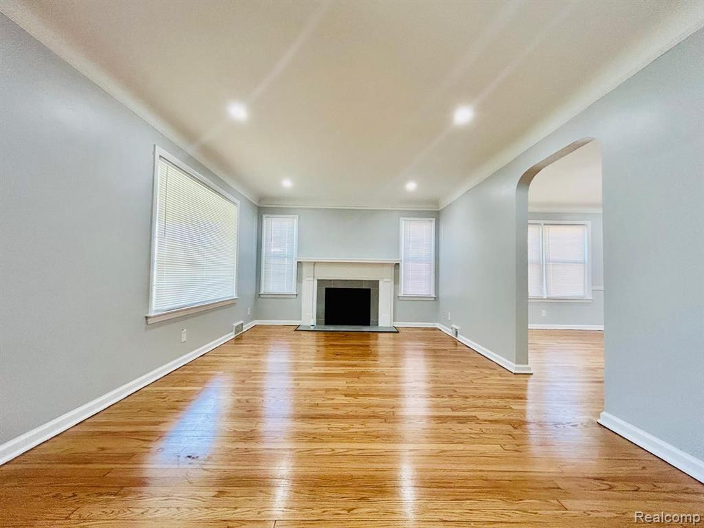 9571 E OUTER Drive, Detroit, MI 48213 — Photo 9