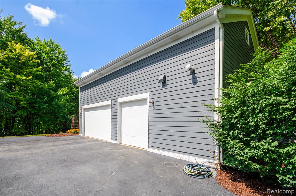 5751 Dora Lane, Clarkston, MI 48348 — Photo 48